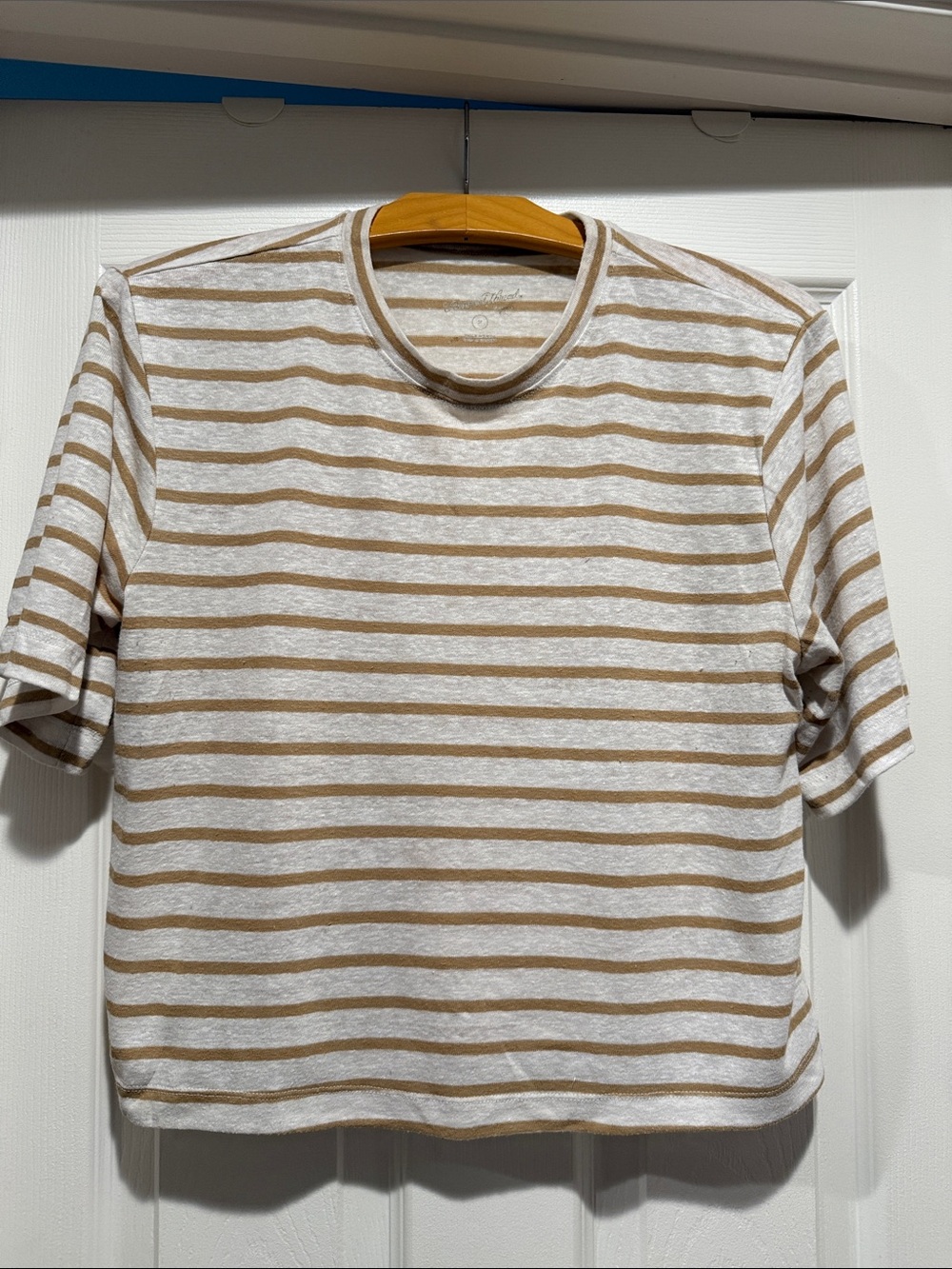 Universal Thread/ Women’s Short-Sleeve Stripe Crewneck Shirt - White & Tan